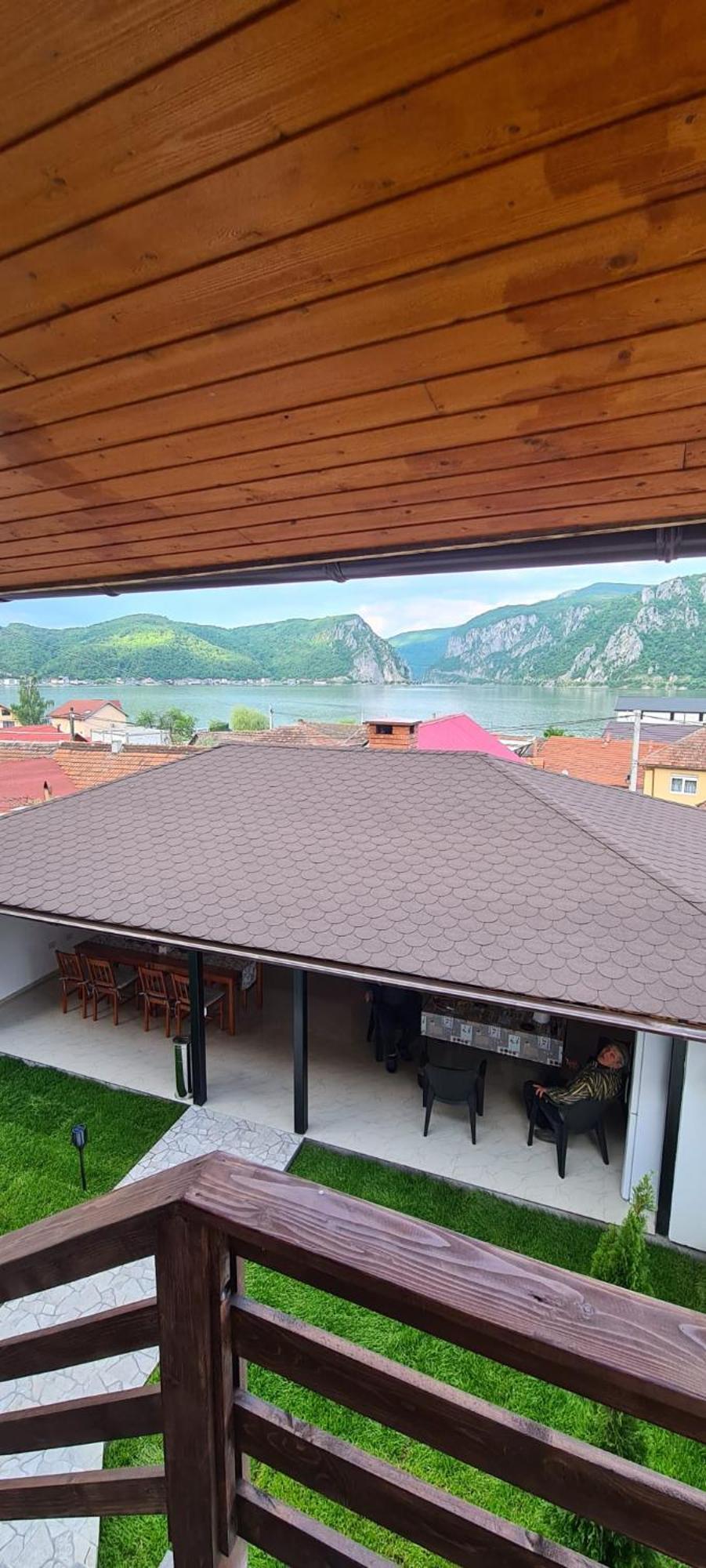 Alexandra Si Adan Villa Dubova Exterior photo